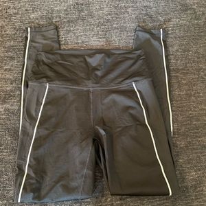 Black work put leggings. Second skin brand